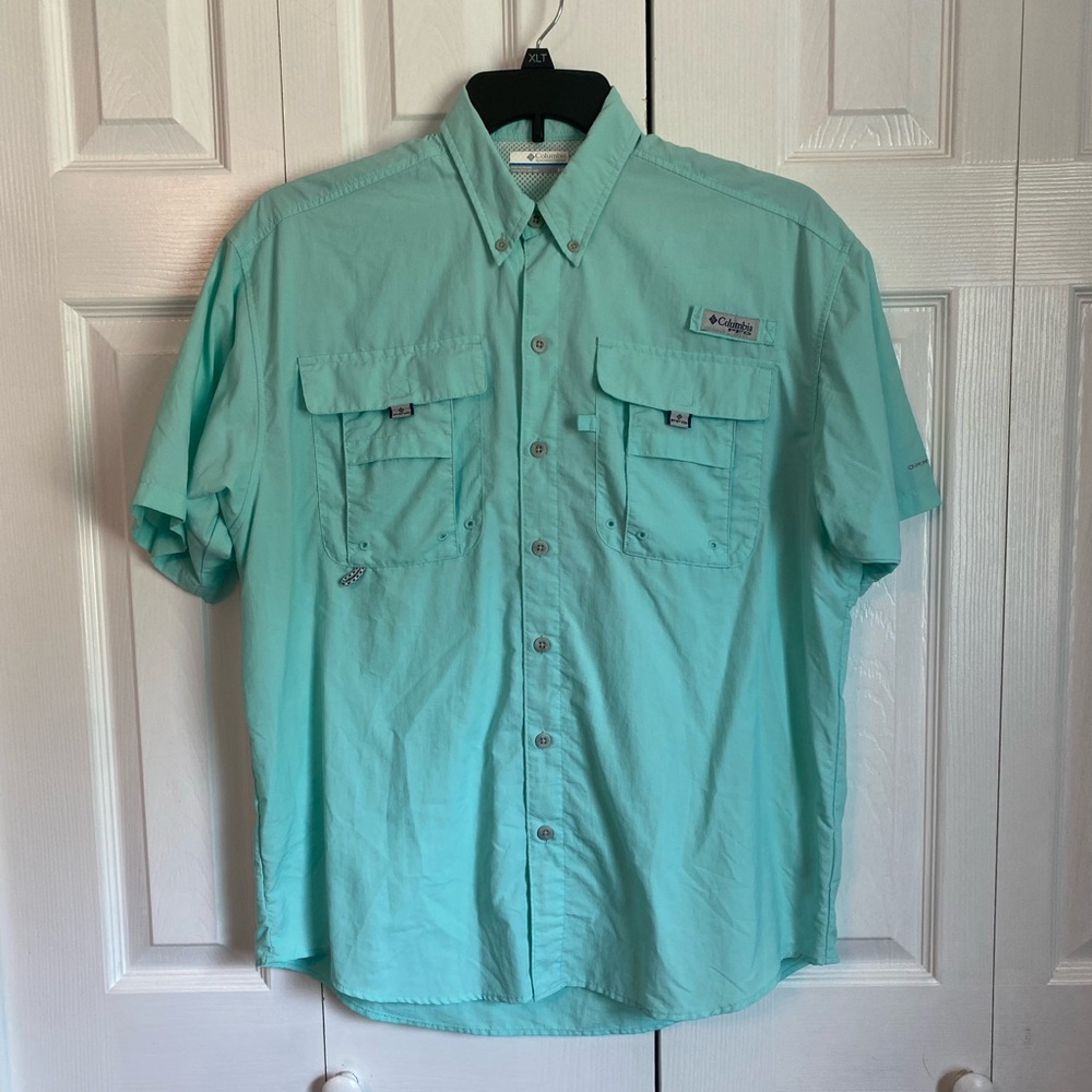 Men’s Columbia Fishing Shirt Size Small Teal Colored